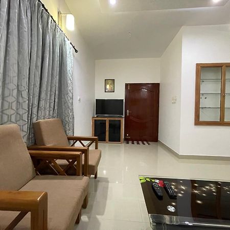 Dream Home Kochi Tripunithura Exterior photo