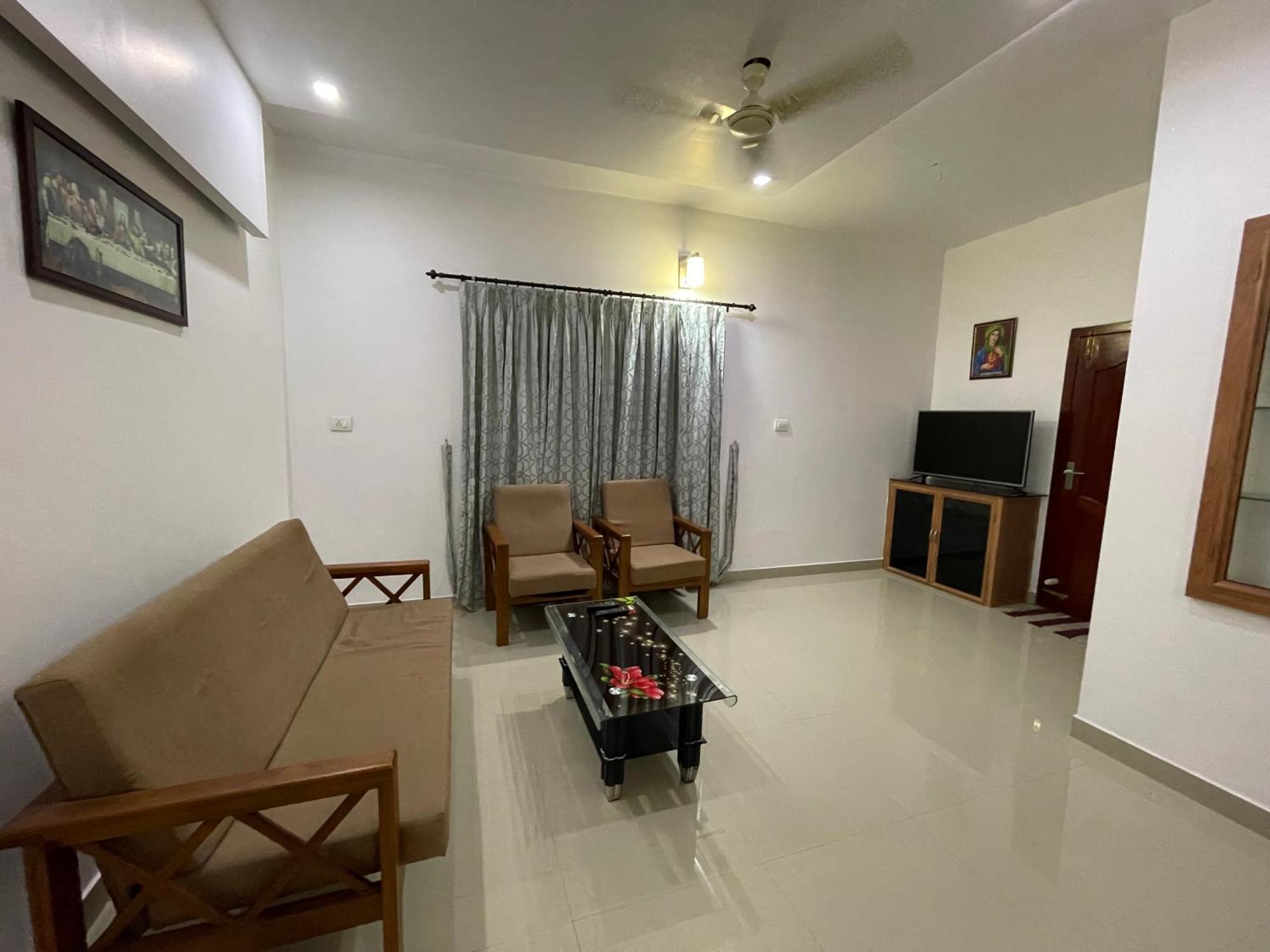 Dream Home Kochi Tripunithura Exterior photo